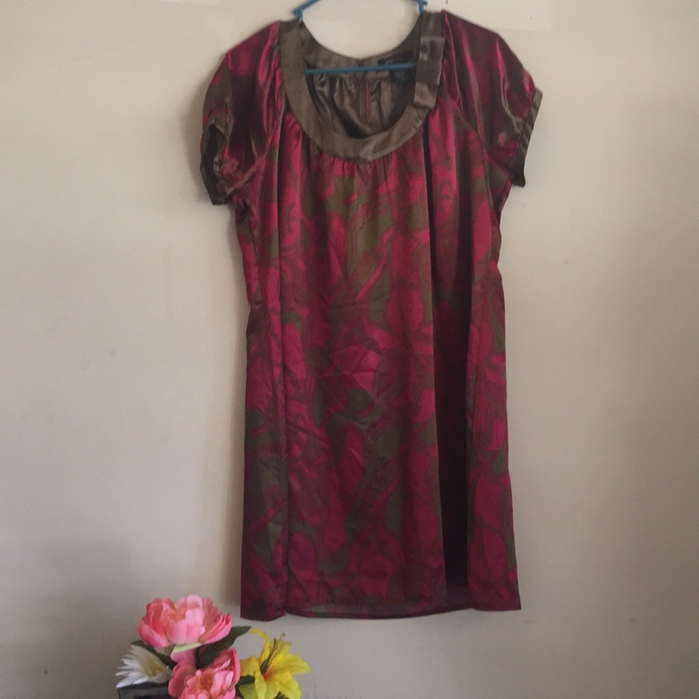 {BCBG} Deep Pink and Green Satin Dress
